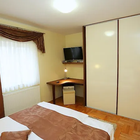 Ivana - Iva Apartamento *