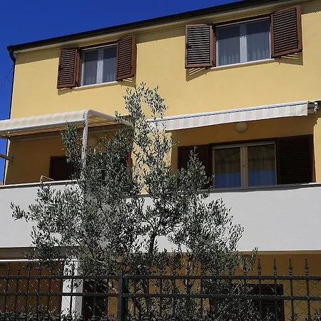 Ivana - Iva アパート ザダル